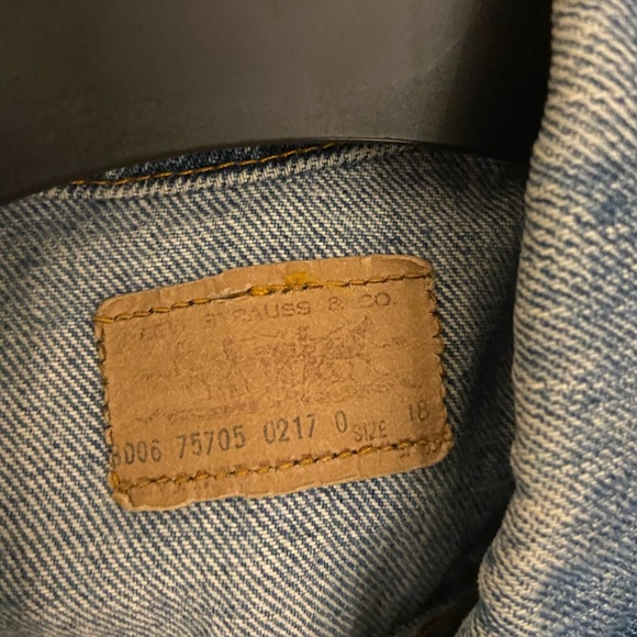 Vintage Levi’s cutoff vest - Picture 4 of 4